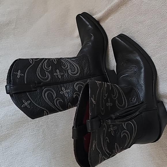 Ariat womens black cowboy boots - Picture 2 of 8